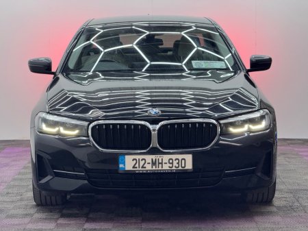 2021 BMW 5 Series - thumbnail 2