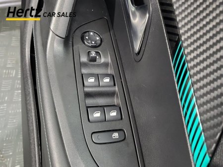 2023 Peugeot 2008 - thumbnail 19