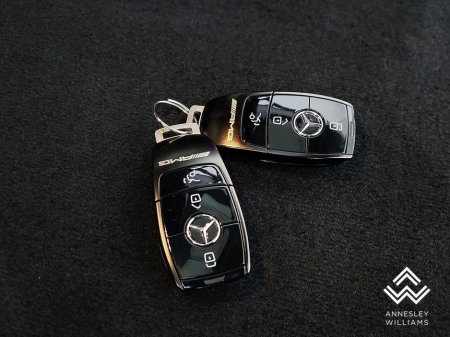 2025 Mercedes-Benz GLE Class GLE 53 AMG Premium + Night Edition 4-Matic €139,950 thumbnail