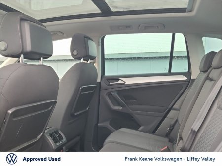 2019 Volkswagen Tiguan COMFORTLINE AUTO 2.0 TDI 150HP *INDIUM GREY METALLIC* €24,895 thumbnail