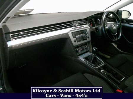 2015 Volkswagen Passat 2.0 TDI SE BUSINESS BLUEMOTION 150PS 4DR thumbnail