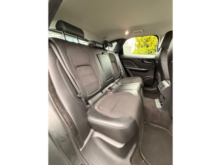 2016 Jaguar F-Pace 2.0 D RWD R-SPORT 5DR €11,950 thumbnail