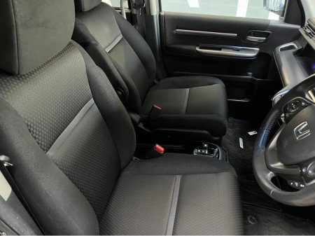 2019 Honda Stepwagon - thumbnail 10