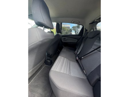 2016 Toyota Yaris - thumbnail 20