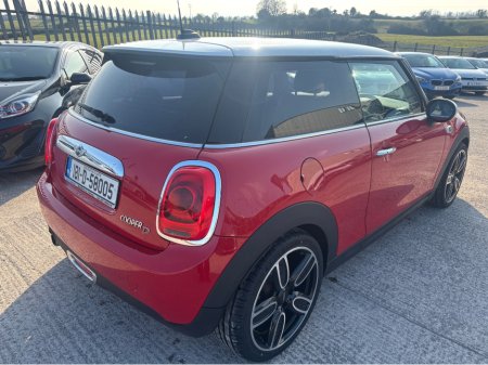 2018 MINI Hatch 1.5 D 3DR AUTO COOPER €15,995