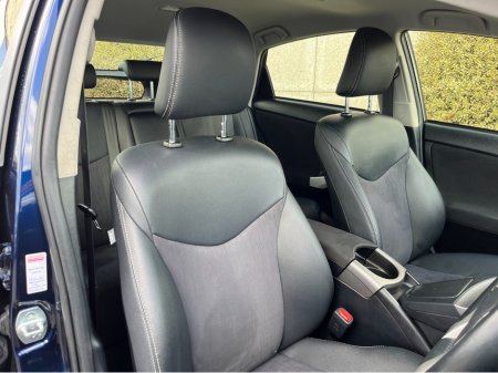 2015 Toyota Prius - thumbnail 12