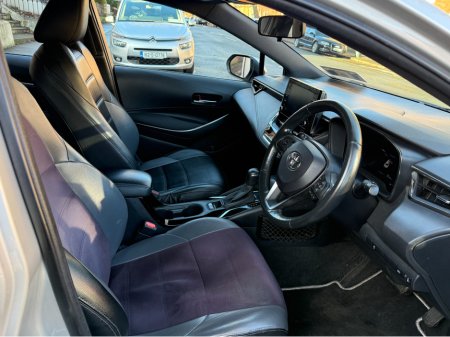 2022 Toyota Corolla 1.8 Hybrid Luna, New Nct 01/2028, Full Service History (16 Stamps!), Reversing Camera, Bluetooth, Cruise Control, Lane Assist, A/C, Alloys, Parking Sensors, 5 Door, Finance Available, Service Included €15,750 thumbnail