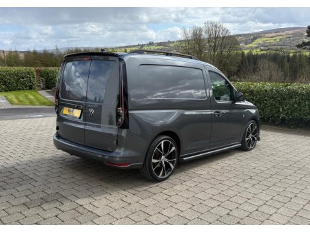 2023 Volkswagen Caddy - view 3