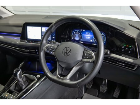 2023 Volkswagen Golf 2.0 TDI 115HP Style €28,450 thumbnail