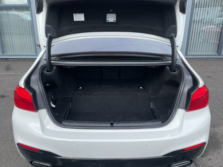 2019 BMW 5 Series - thumbnail 6