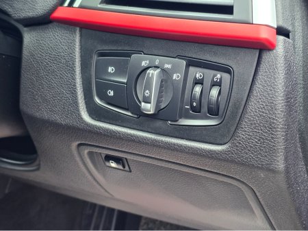 2016 BMW 3 Series - thumbnail 13