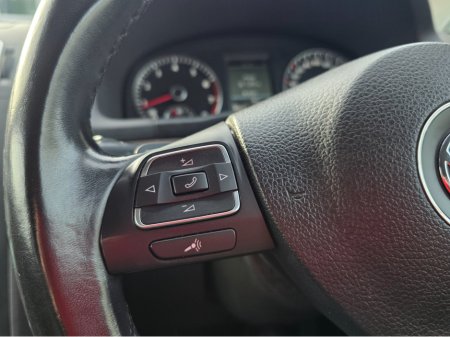 2012 Volkswagen Touareg 1.4 TSI HIGHLINE EDITION 7 SEATER ALLOYS SIMI DEALER - SPECIALISING IN IMPORTS OF GERMAN AUTOMATIC HI SPEC CARS thumbnail