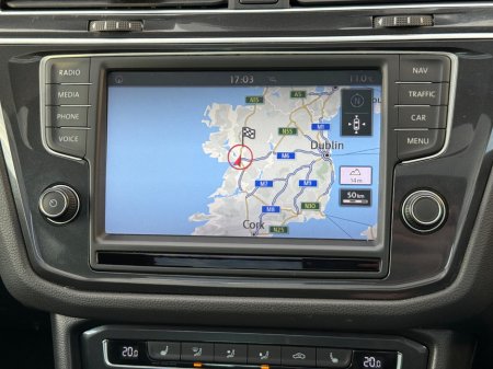 2017 Volkswagen Tiguan - thumbnail 19