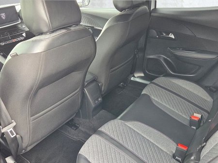 2024 Peugeot 2008 - thumbnail 8