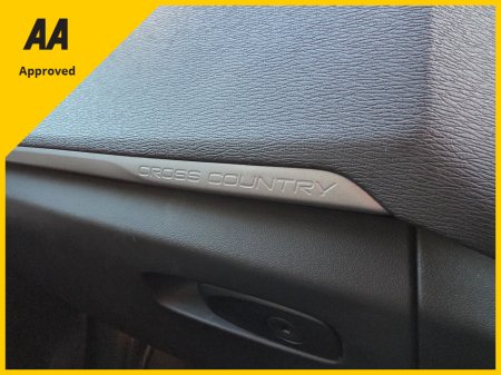 2017 Volvo V40 CROSS * ONLY 49K MILES * D2 2.0 DIESEL * €16,995 thumbnail