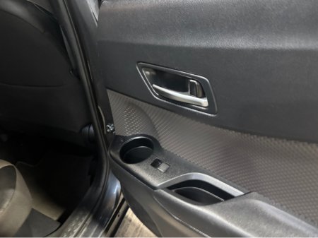 2023 Toyota C-HR HYBRID SOL 4DR AUTO €24,499 thumbnail