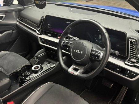 2025 Kia Sportage GT-LINE 1.6 PHEV 4X4 €43,990 thumbnail