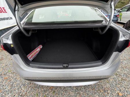 2020 Toyota Corolla - thumbnail 7