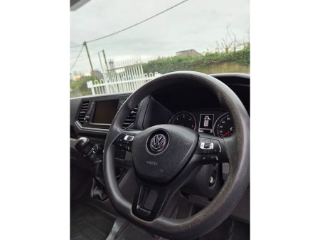 2018 Volkswagen Crafter 30 MWB 140HP MANUAL 6SPEED FWD HR 5DR €15,000 thumbnail