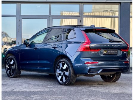 2025 Volvo XC60 - thumbnail 4