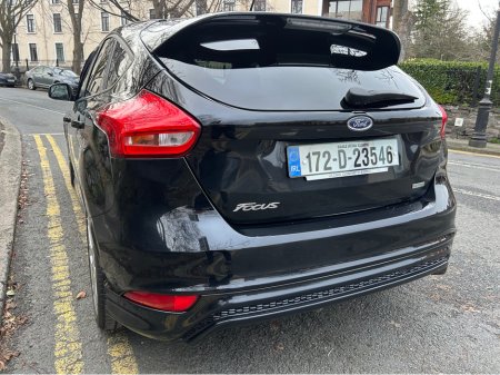 2017 Ford Focus - thumbnail 5