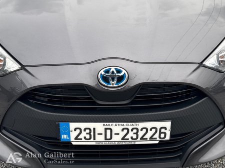 2023 Toyota Yaris 1.5 HYBRID LUNA  AUTO €18,995 thumbnail