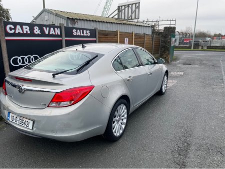 2010 Vauxhall Insignia - view 4