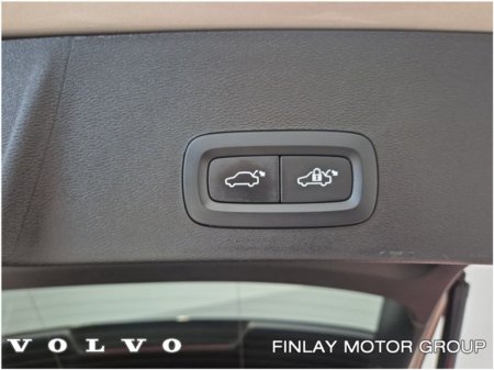 2023 Volvo XC40 - thumbnail 25