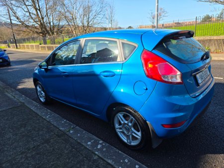 2014 Ford Fiesta - thumbnail 5