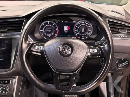 2018 Volkswagen Tiguan 2.0 TDI HIGH LINE 4WD - FULL BLACK LEATHER HEATED SEATS FRONT AND BACK - DIAMOND CUT FACTORY ALLOY WHEELS - CRUISE CONTROL - REVERSE CAMERA €29,950 thumbnail