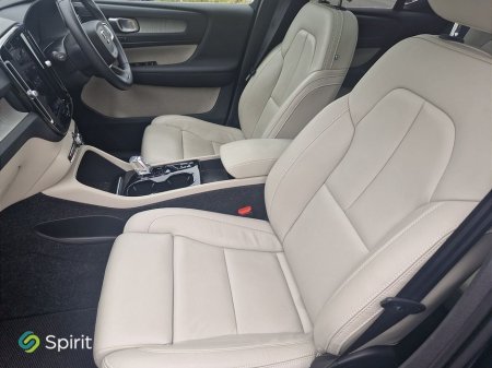 2021 Volvo XC40 T5 (262hp) 