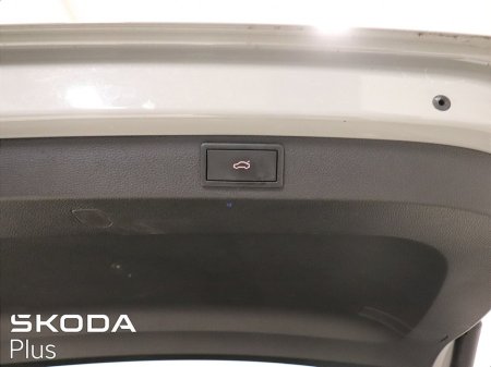 2023 Skoda Karoq 2.0TDI 115HP Sportline €35,950 thumbnail