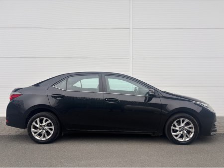 2018 Toyota Corolla - thumbnail 2