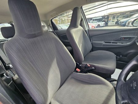 2016 Toyota Vitz - thumbnail 12