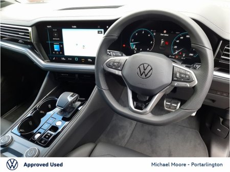 2025 Volkswagen Touareg COMM RL 3.0TDI 4M 231HP €69,878