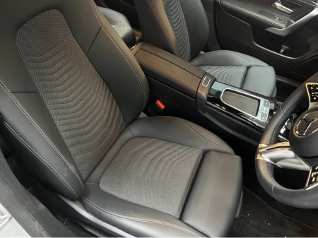 2024 Mercedes-Benz CLA Class 2024 MERCEDES-BENZ CLA200D 2.0 AUTOMATIC / CRUISE CONTROL / 360° PARKING CAMERA / ELECTRIC MEMORY & HEATED SEATS / PADDLE SHIFTERS / AMBIENT LIGHTS thumbnail