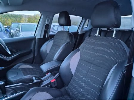 2014 Peugeot 2008 1.2 E-VTI 82 ALLURE AUTO 5DR €6,995 thumbnail