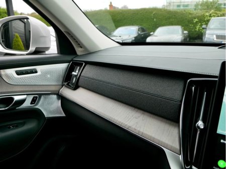 2025 Volvo XC90 - thumbnail 30