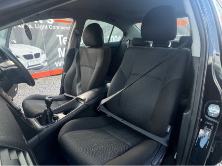 2011 Toyota Avensis - thumbnail 11