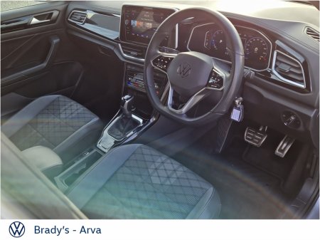 2023 Volkswagen T-Roc R-LINE 1.5 TSI 150BHP D7F 5DR €28,950 thumbnail