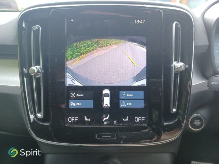 2022 Volvo XC40 - thumbnail 11