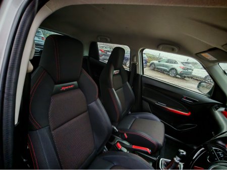 2019 Suzuki Swift - thumbnail 11