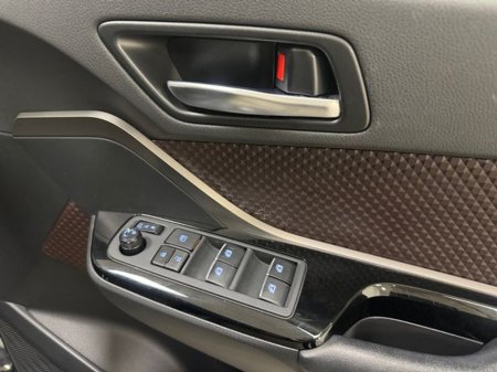 2017 Toyota C-HR - thumbnail 12