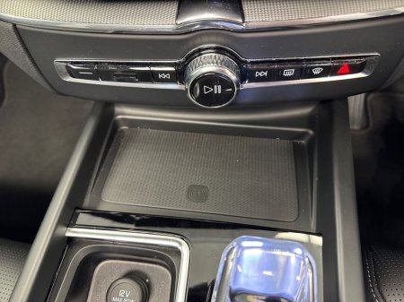 2025 Volvo XC60 - thumbnail 17