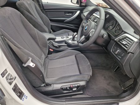 2013 BMW 3 Series - thumbnail 26