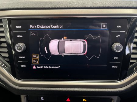 2022 Volkswagen T-Roc DESIGN SPORT 1.0 TSI 110HP €19,900 thumbnail