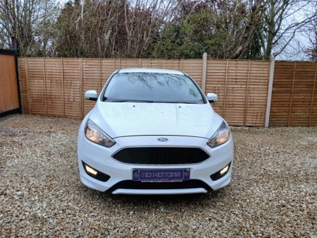 2016 Ford Focus - view 2