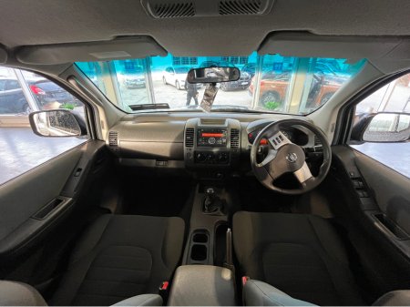 2015 Nissan Navara - thumbnail 12