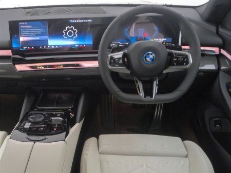 2026 BMW 5 Series - thumbnail 5