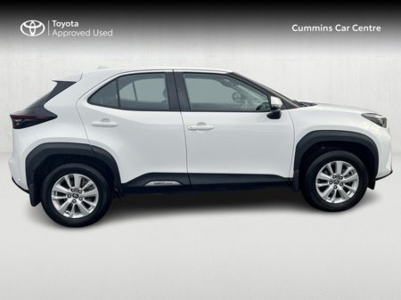 2025 Toyota Yaris Cross Luna €29,950 thumbnail